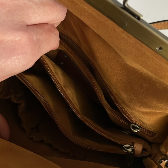 Patricia Nash Novella Crossbody with Kiss Lock - Picture 15 of 17